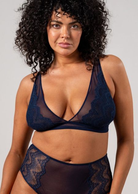 BH aus recyceltem Polyamid | Blau "lace mesh plunge bralette - navy", Understatement, Foto 2