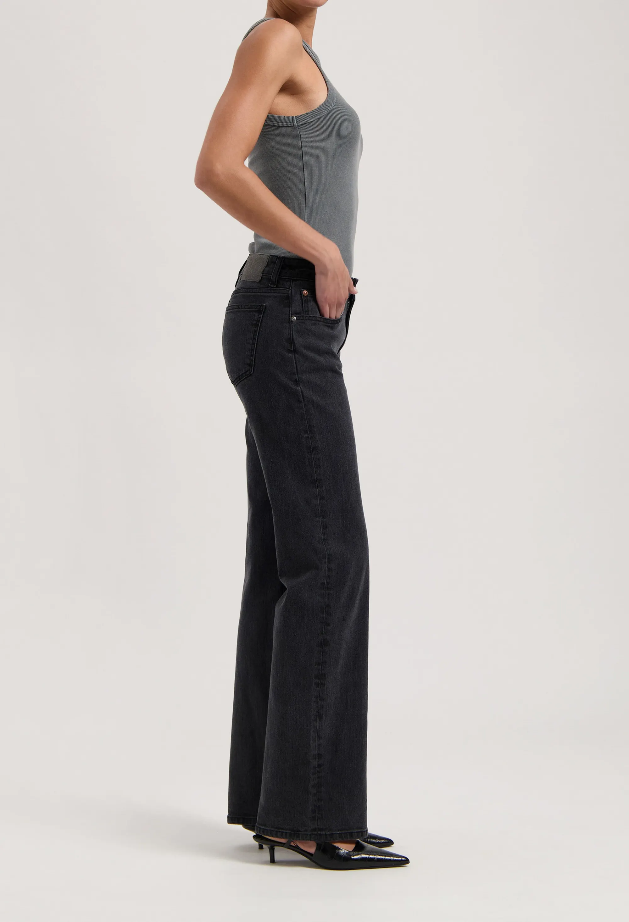 Jean droit en coton bio et recyclé | noir "Carry mid straight - black vintage", Mud Jeans, photo 4
