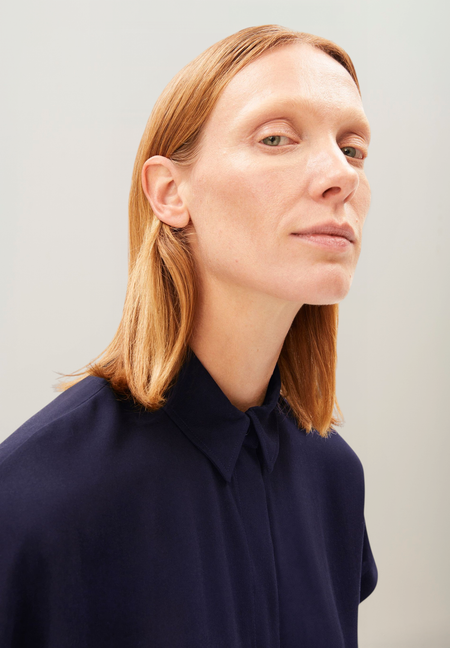 Chemisier fluide en ecovero | marine "Larisaana blouse tinted navy", Armedangels, photo 3