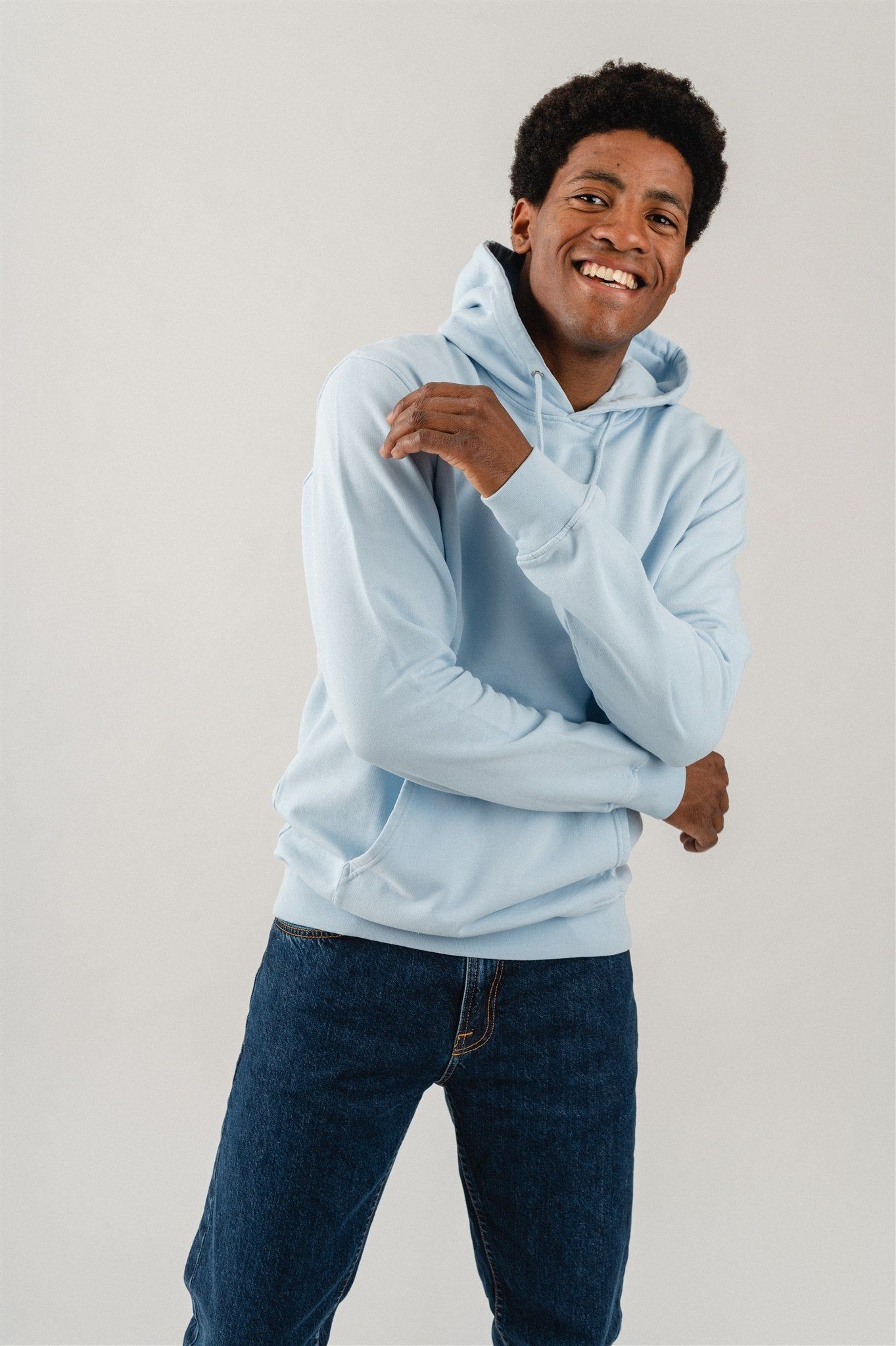 Hoodie aus Bio-Baumwolle | blau "polar blue", Colorful Standard, Foto 3