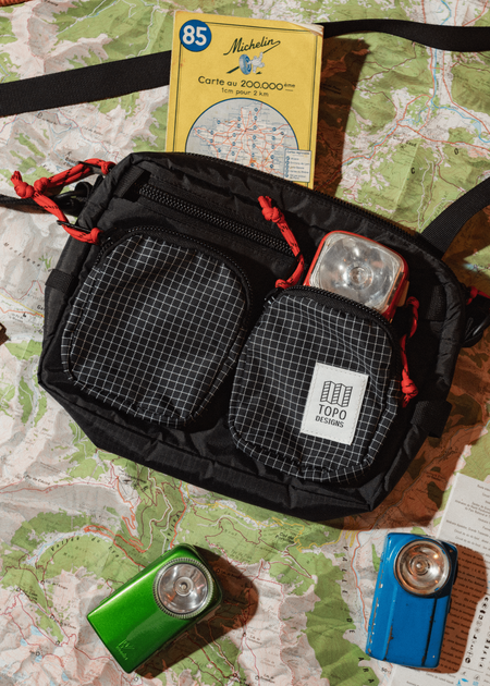Umhängetasche 3,5L aus recyceltem Material | Mehrfarbig "Block bag 3.5l - black grid", Topo Designs, Foto 5