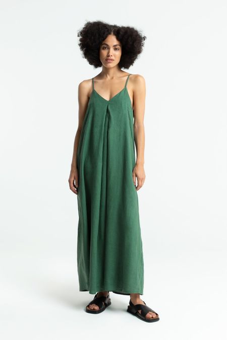 Robe longue en lin | vert "aubrey - bistro green" - Kings of Indigo