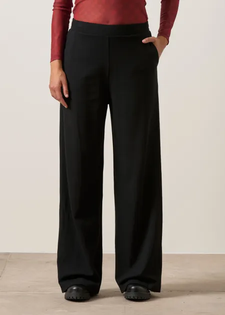 Pantalon noir jersey en ecovero et matière recyclée | noir "himaari black" - Armedangels