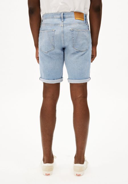Short denim en coton bio et chanvre | bleu clair "Naailo denim short - tethys" - Armedangels
