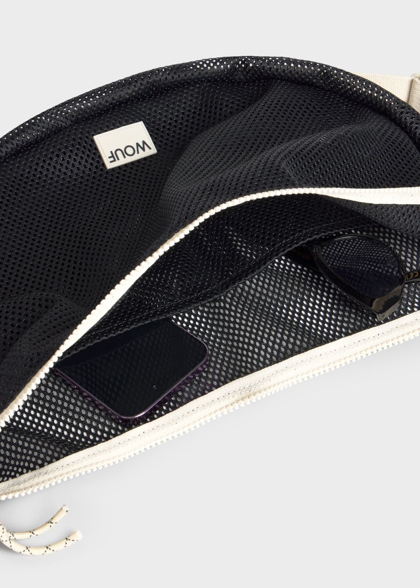 Sac bandoulière en matière recyclée | noir "Onyx large crossbody bag", Wouf, photo 6
