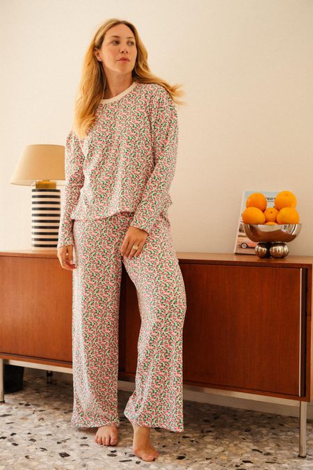 Langer Kuschel-Pyjama aus Bio-Baumwolle | Mini-Blumen Rosa, We Are Jolies, Foto 1