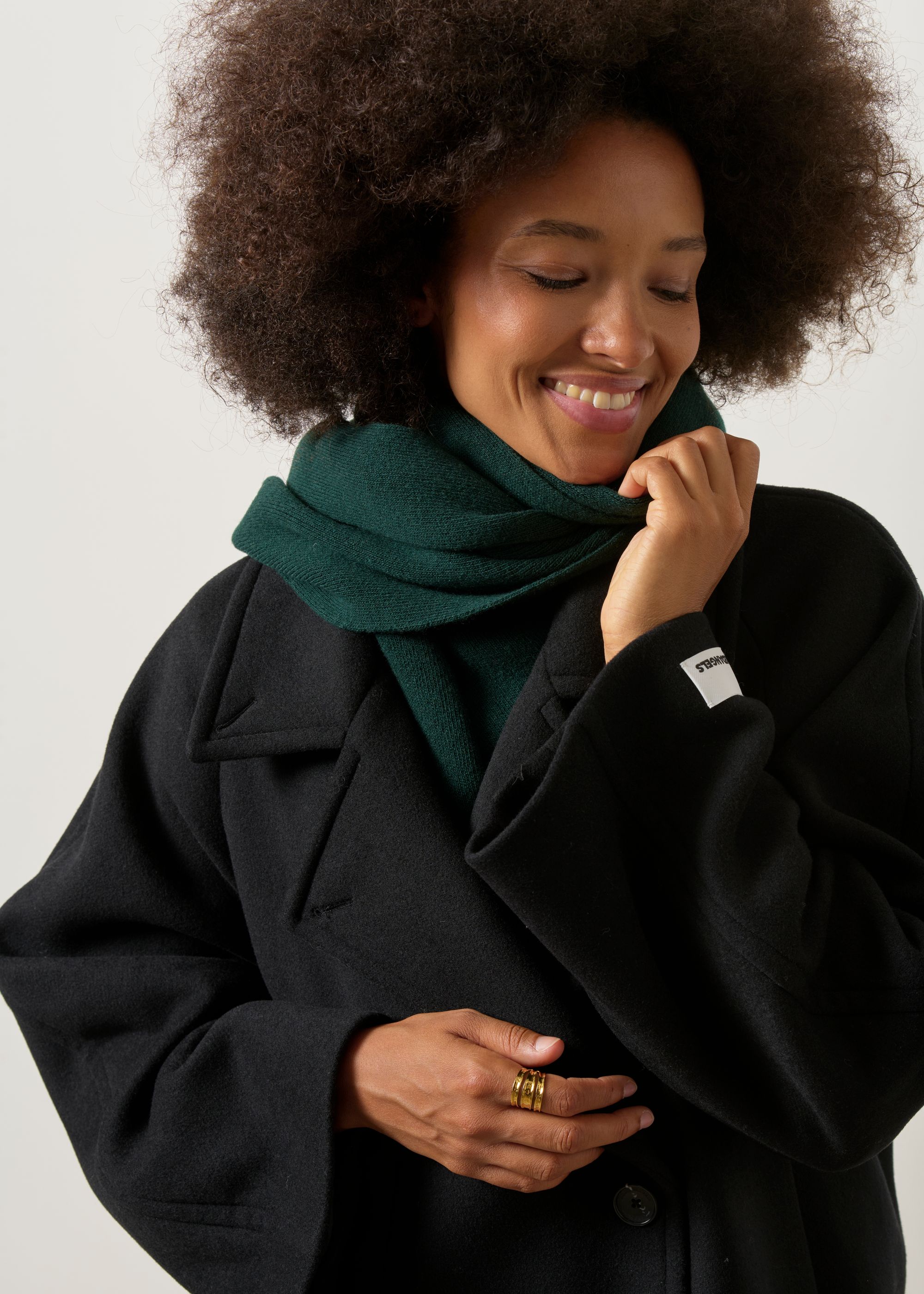 Langer Mantel aus recycelter Wolle | Schwarz "Wool double-breasted coat", Armedangels, Foto 2